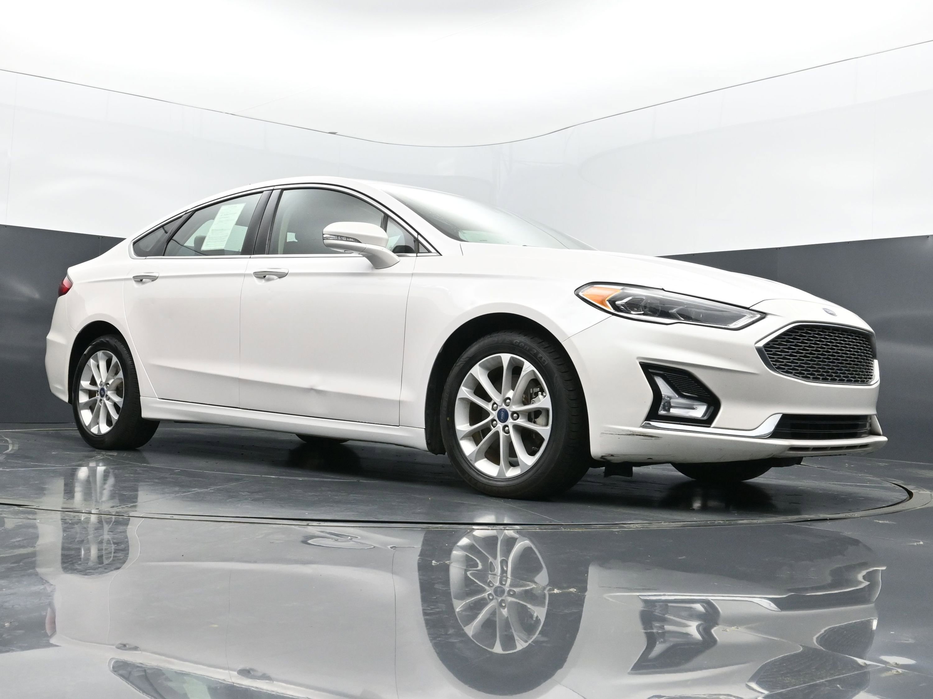 Used 2020 Ford Fusion Energi Titanium FWD image 41