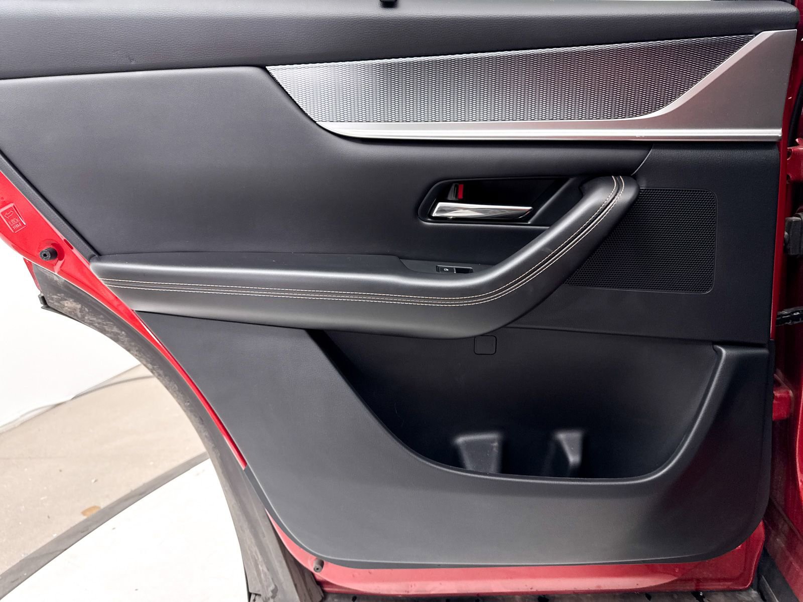 Certified 2025 MAZDA CX-70 Plug-In Hybrid w/ Premium Pkg image 34