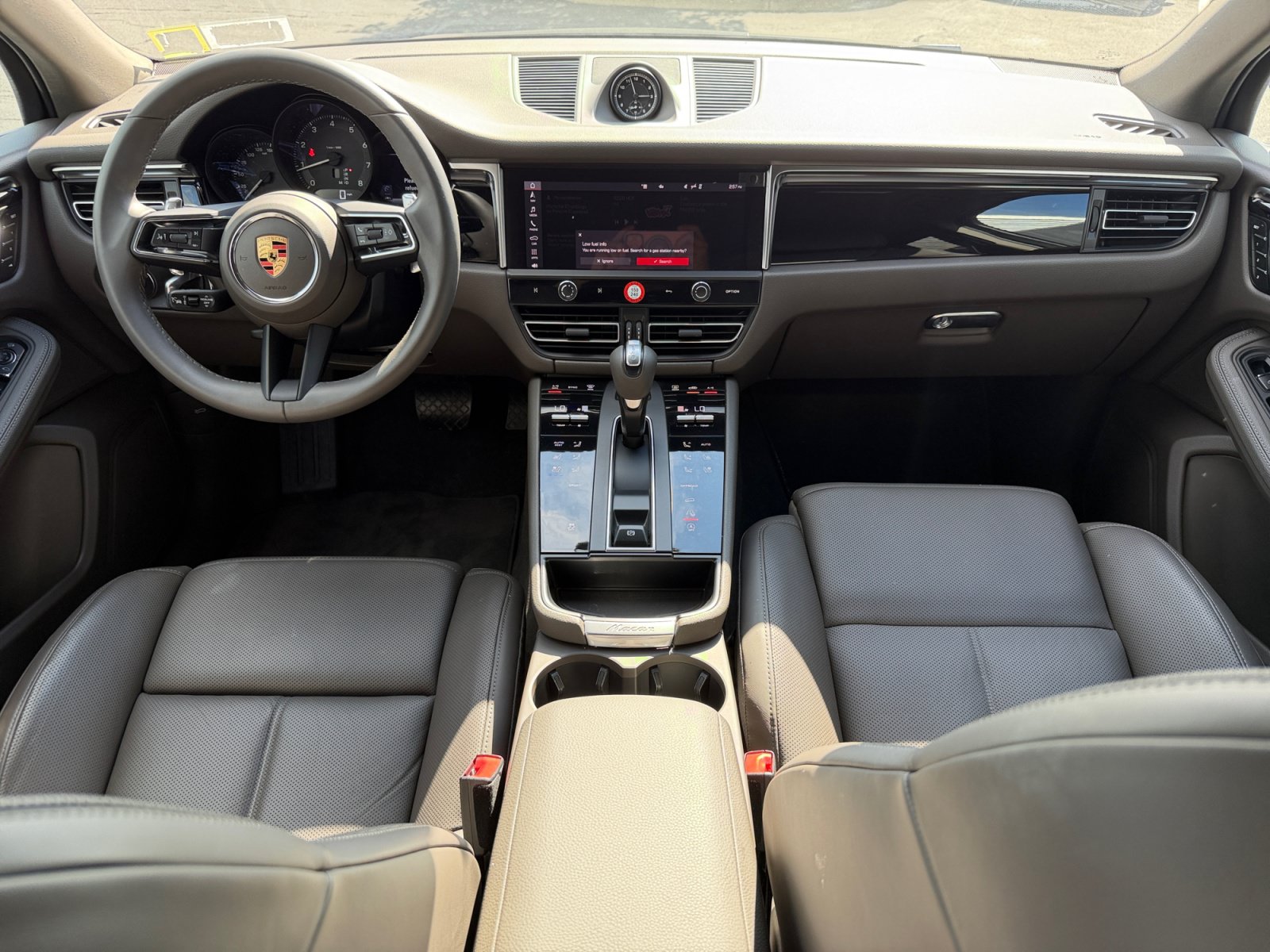 Used 2023 Porsche Macan AWD/4WD image 15