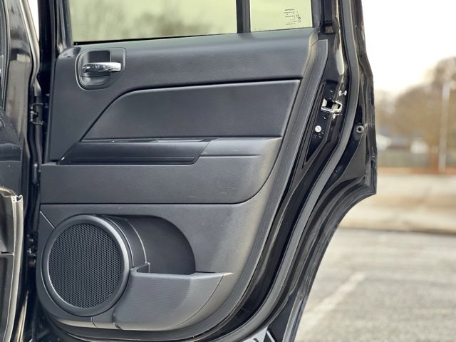 Used 2014 Jeep Patriot Latitude w/ Sun/Sound Group image 19