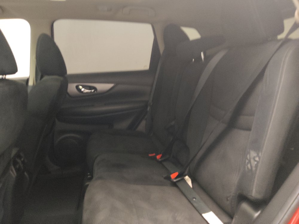 Used 2015 Nissan Rogue SV w/ SV Moonroof Package FWD image 18