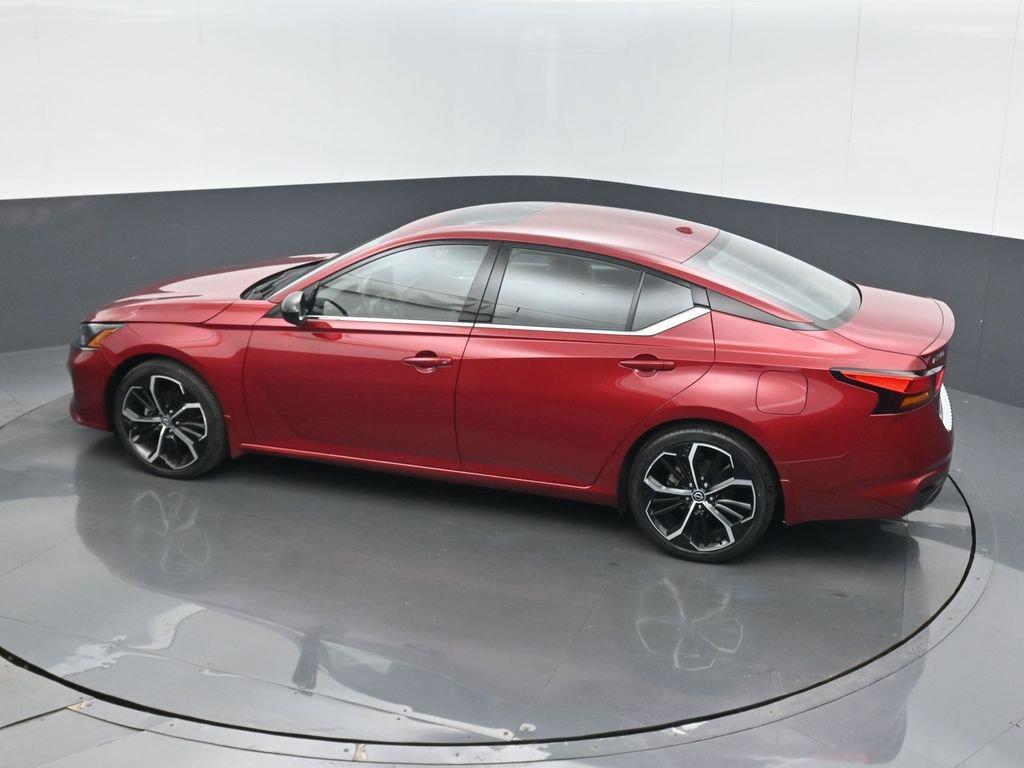 Used 2023 Nissan Altima 2.5 SR w/ SR Premium Package image 15