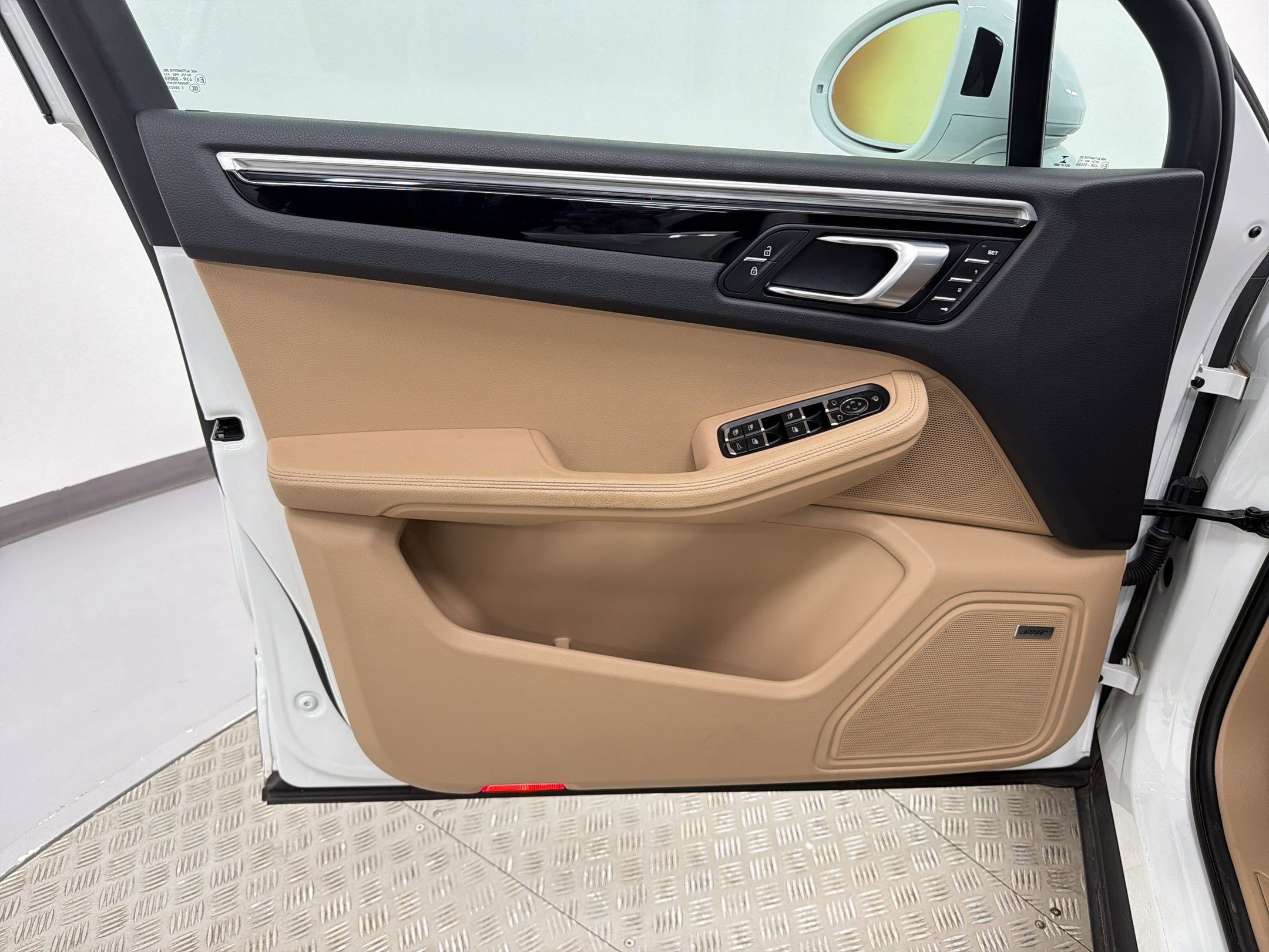 Used 2022 Porsche Macan image 21