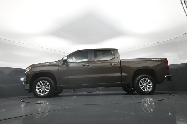 Used 2023 Chevrolet Silverado 1500 LT AWD/4WD image 31
