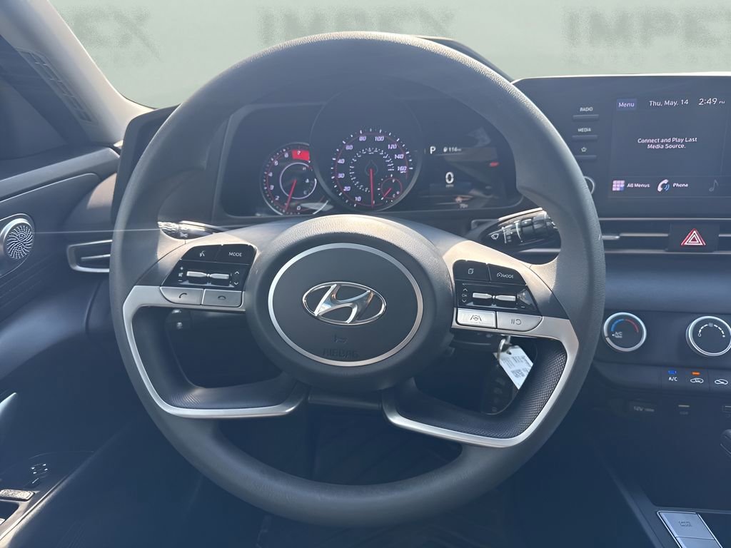 Used 2023 Hyundai Elantra SE w/ Preferred Accessory Package FWD image 8
