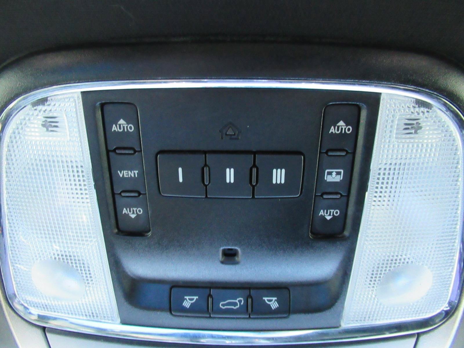 Used 2019 Jeep Grand Cherokee Trailhawk w/ Trailhawk Luxury Group AWD/4WD image 32