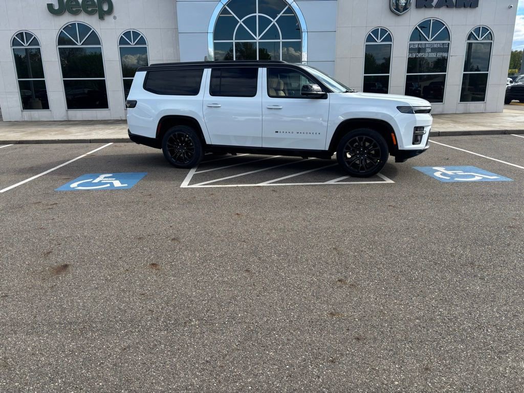 New 2026 Jeep Grand Wagoneer L Summit AWD/4WD image 2
