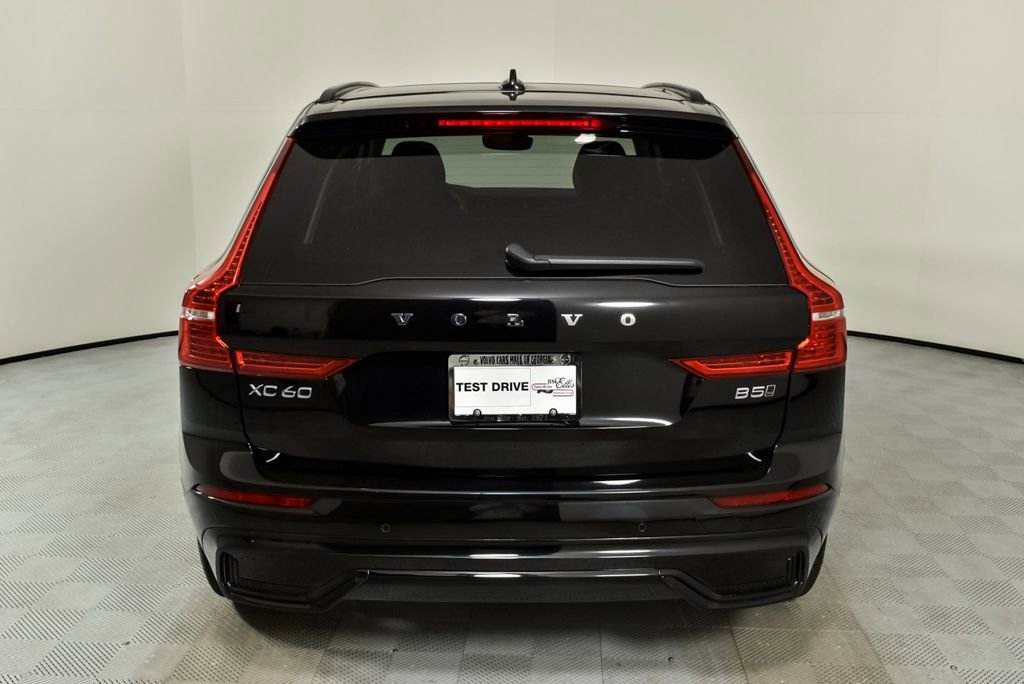Certified 2025 Volvo XC60 B5 Plus image 29