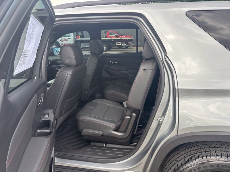 Used 2023 Chevrolet Traverse RS AWD/4WD image 17