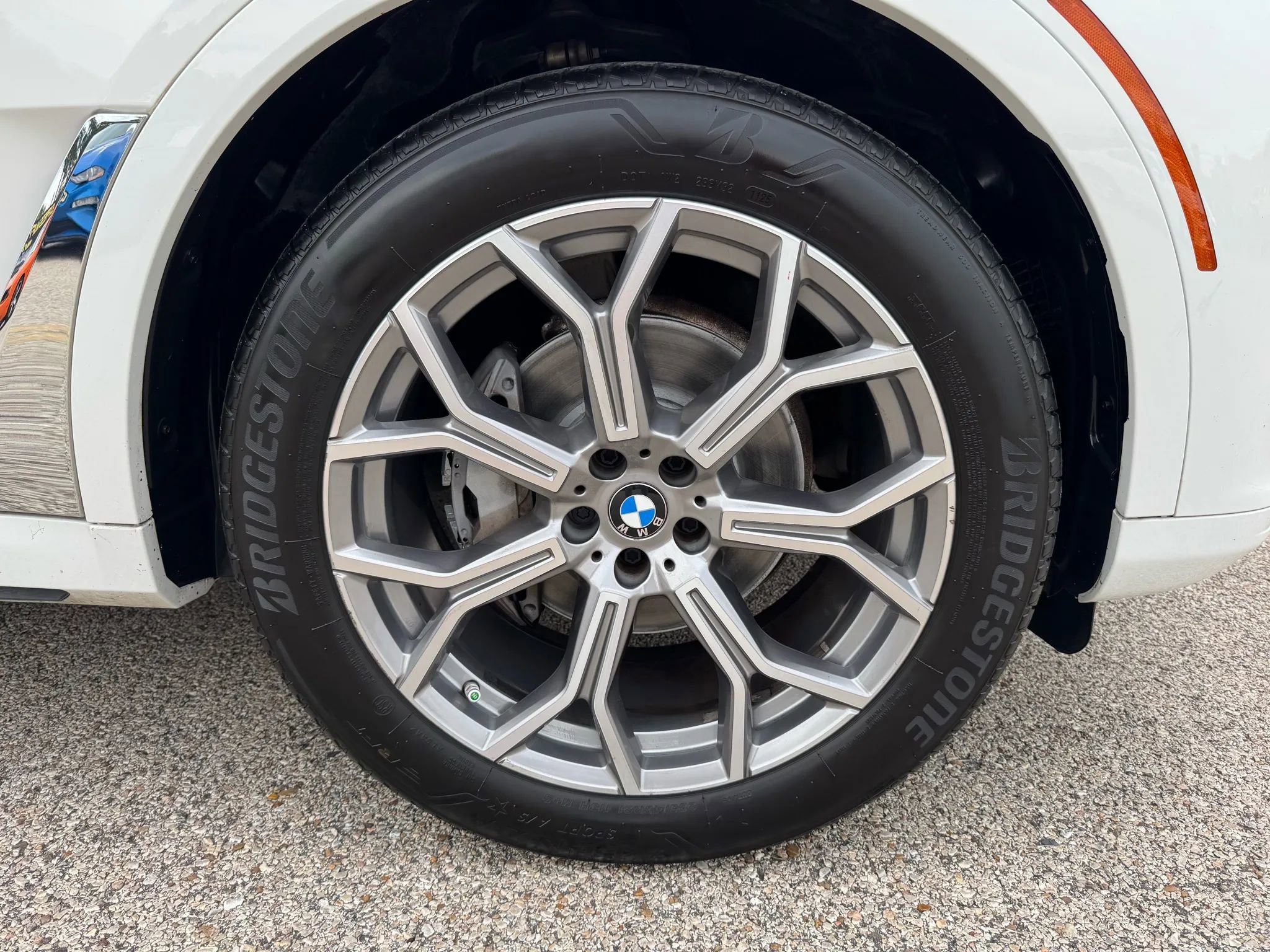 Used 2021 BMW X7 xDrive40i w/ Premium Package image 13