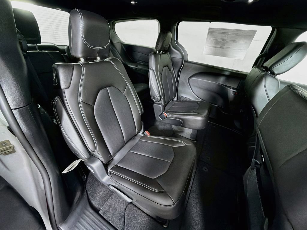New 2027 Chrysler Pacifica Select AWD/4WD image 26