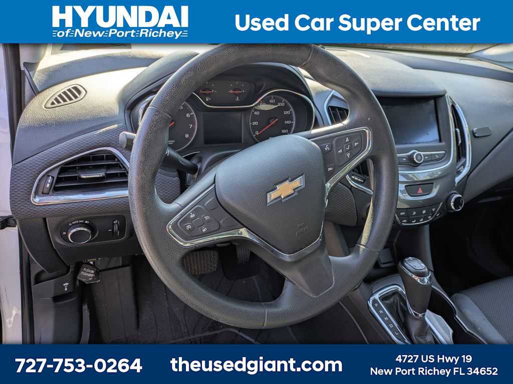 Used 2019 Chevrolet Cruze LT w/ Convenience Package image 11