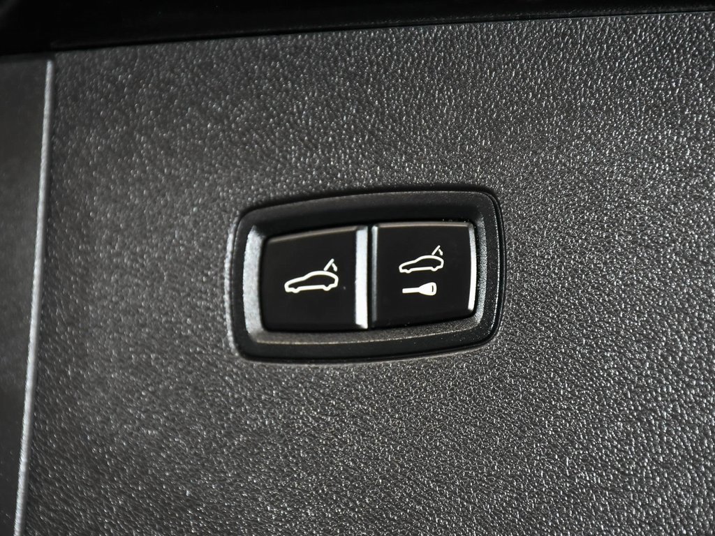 Used 2021 Porsche Cayenne Turbo w/ Assistance Package image 64