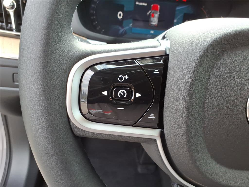 Certified 2026 Volvo XC60 B5 Plus w/ Climate Package AWD/4WD image 14