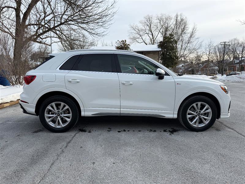 Used 2022 Audi Q3 2.0T Premium w/ Convenience Package image 6