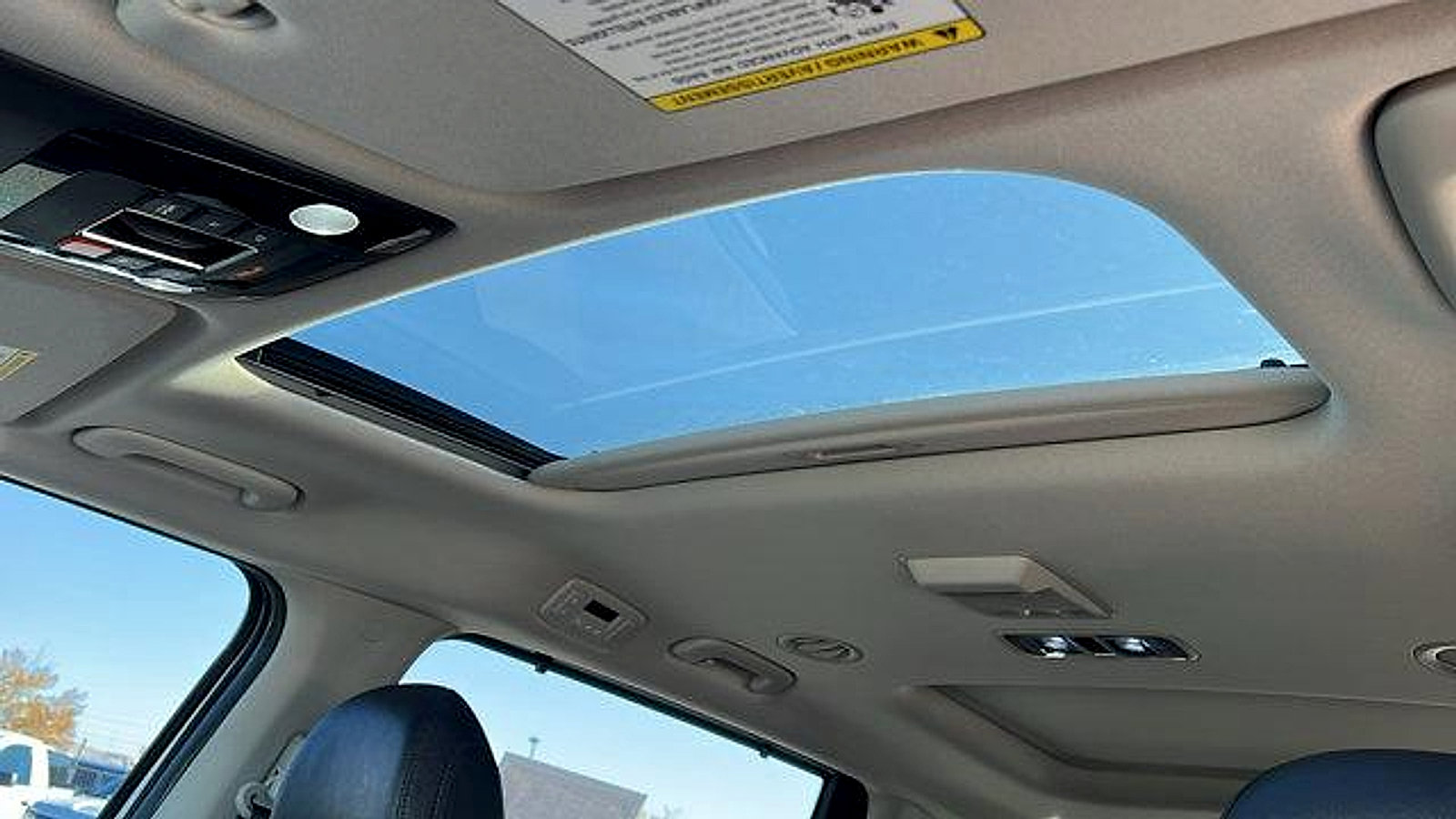 Used 2023 Kia Carnival SX Prestige image 30