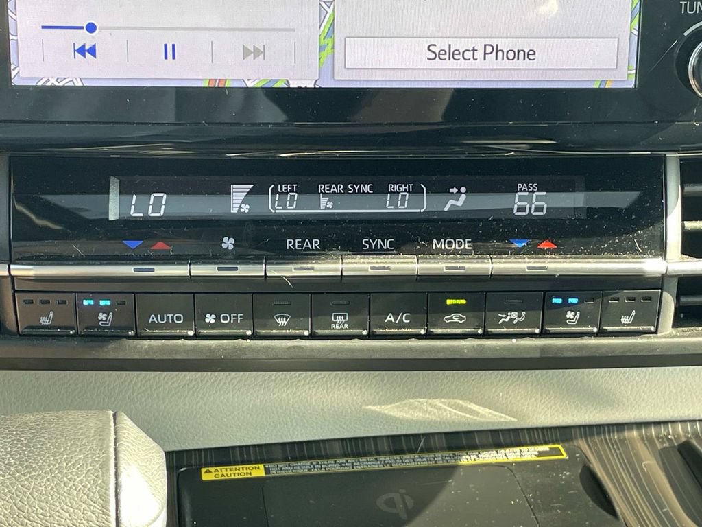 Used 2021 Toyota Sienna Limited FWD image 50