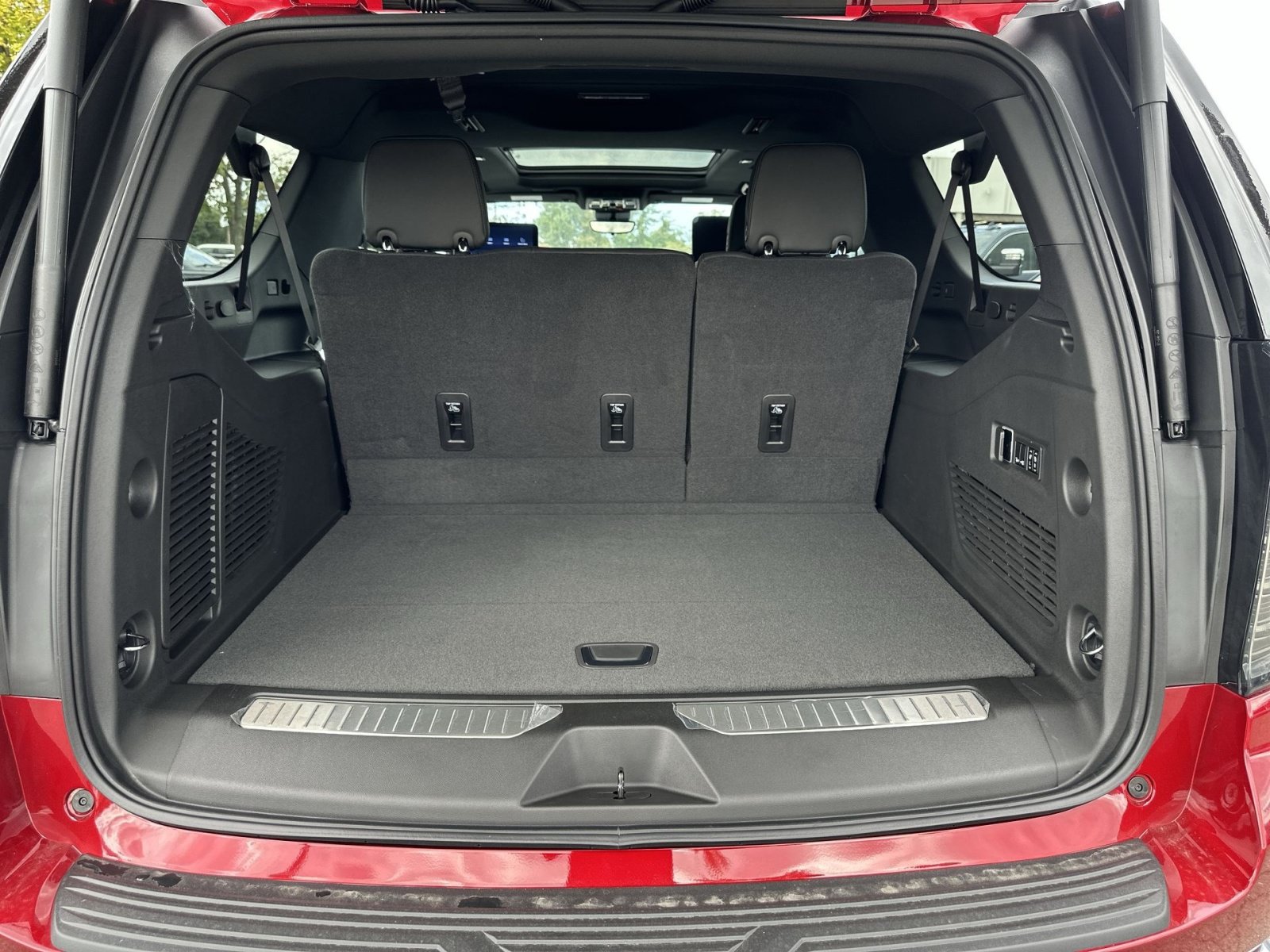 New 2026 Chevrolet Suburban High Country AWD/4WD image 27