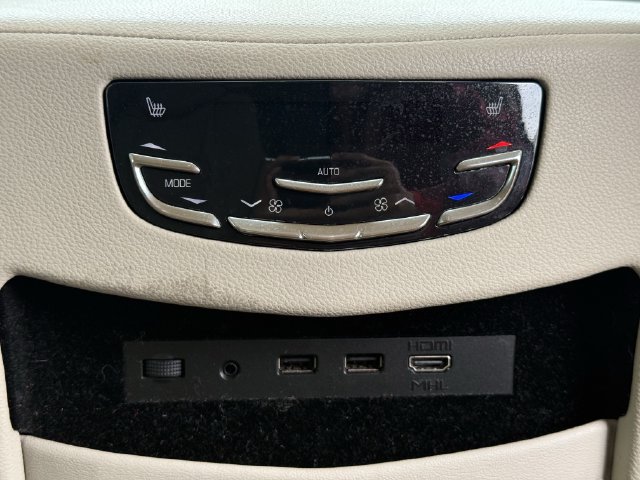 Used 2018 Cadillac Escalade Luxury AWD/4WD image 28