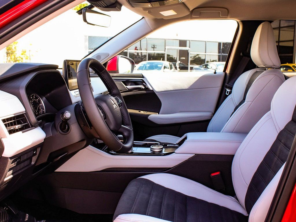 New 2025 Mitsubishi Outlander SE AWD/4WD image 31