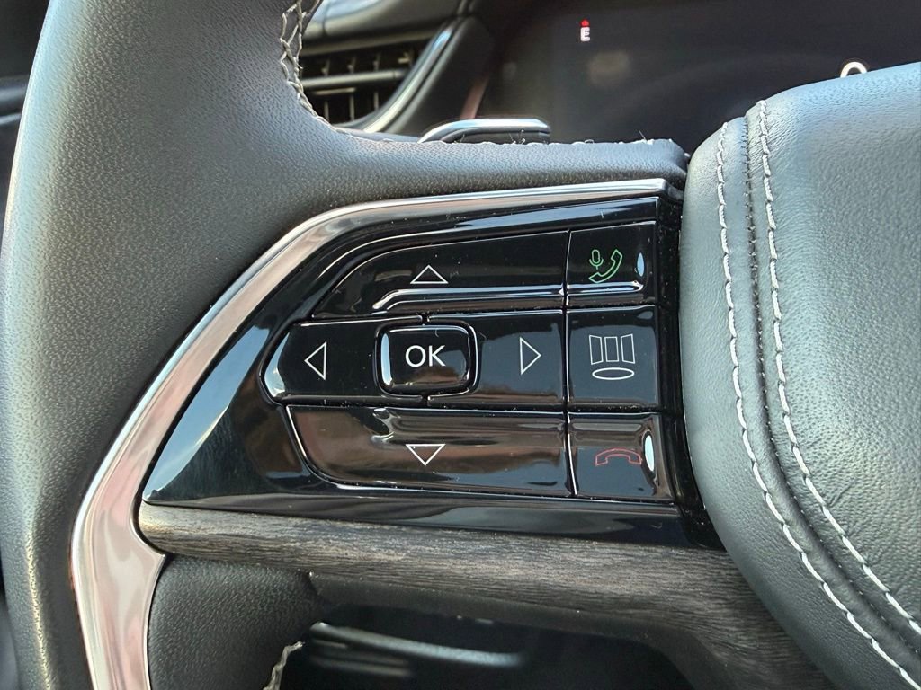 Used 2024 Jeep Grand Cherokee L Overland w/ Trailer Tow Package image 17