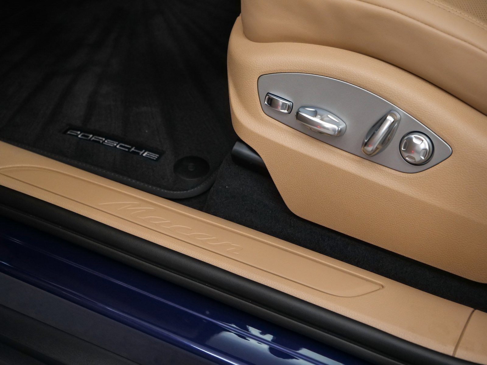 Used 2025 Porsche Macan image 23