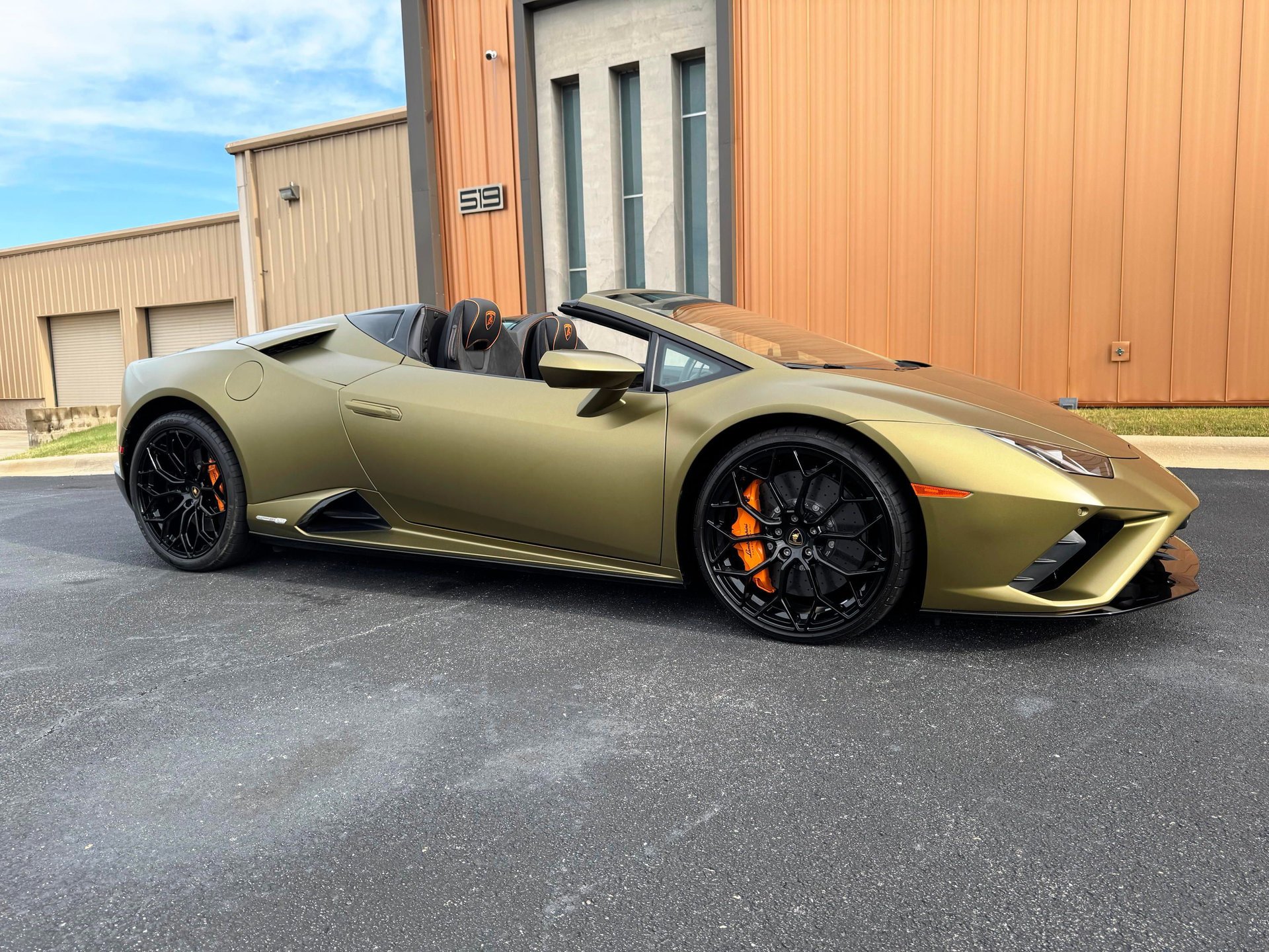Used 2023 Lamborghini Huracan EVO RWD image 4
