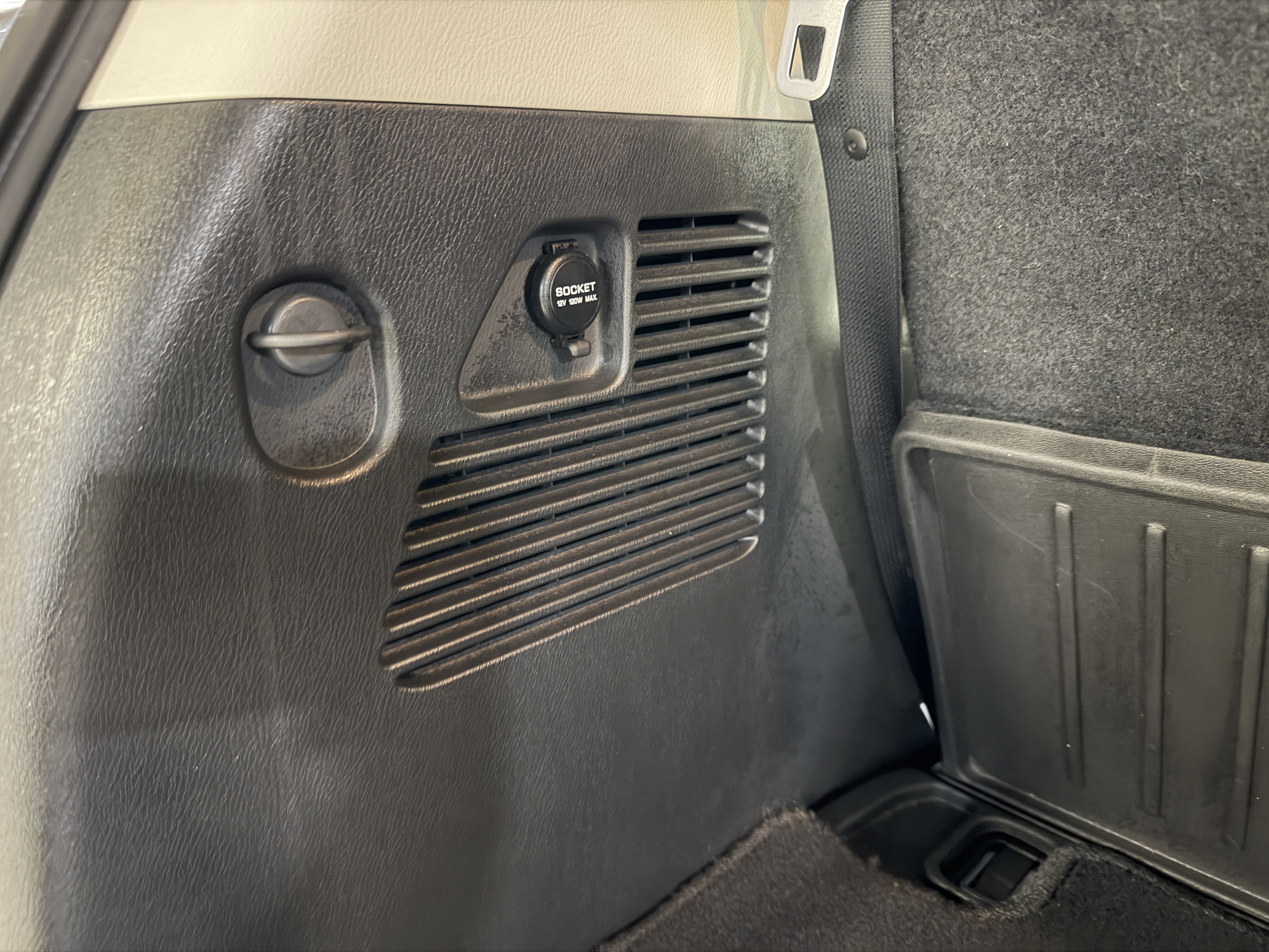 Used 2024 Nissan Armada Platinum w/ Captain's Chairs Package image 28