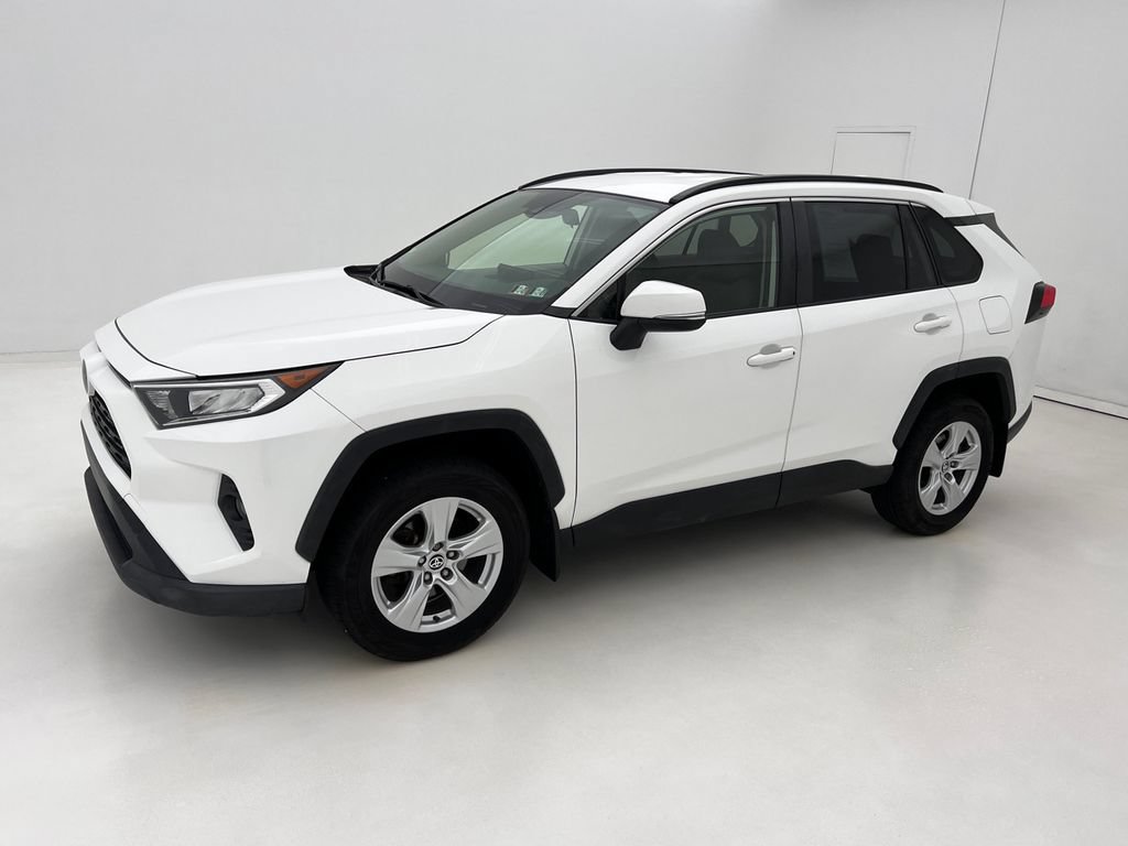 Used 2020 Toyota RAV4 XLE w/ XLE Grade Weather Package AWD/4WD image 5