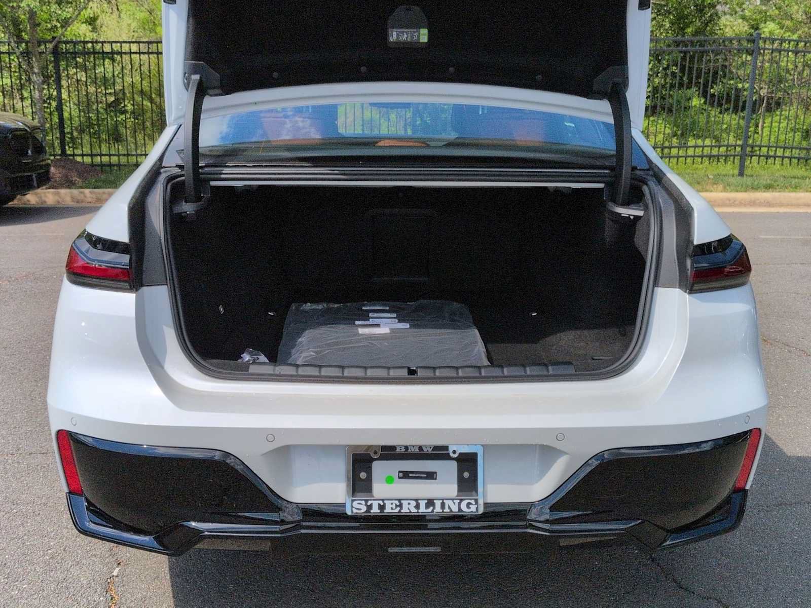 New 2026 BMW i7 xDrive60 w/ Executive Package AWD/4WD image 36