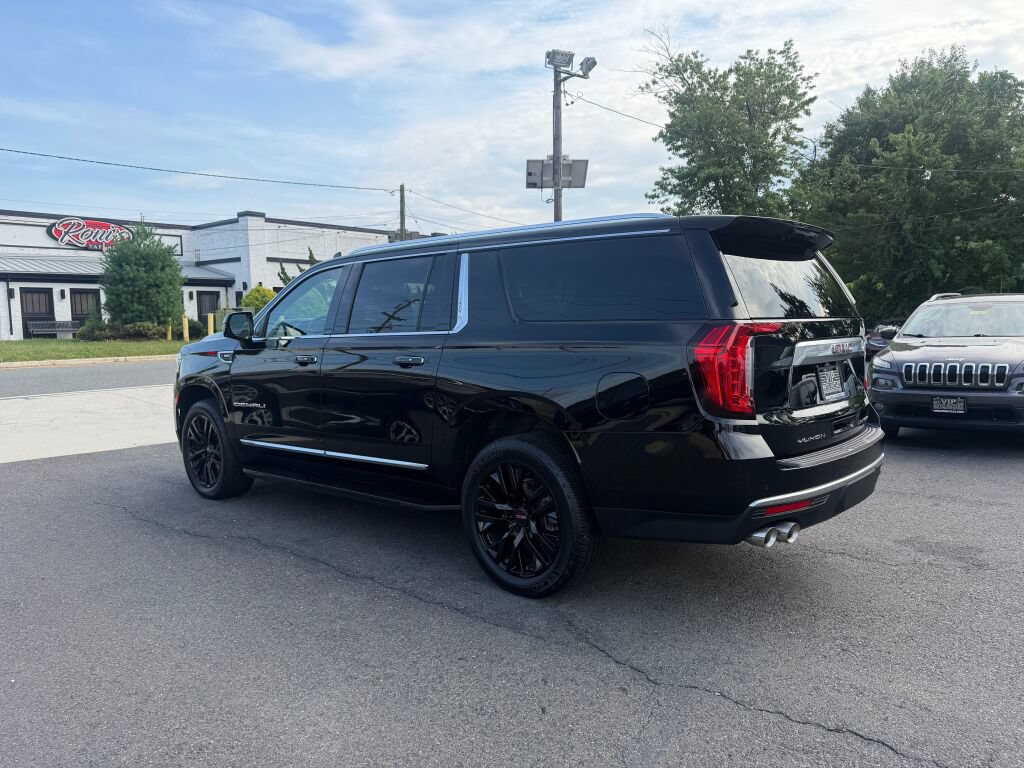 Used 2022 GMC Yukon XL Denali AWD/4WD image 5