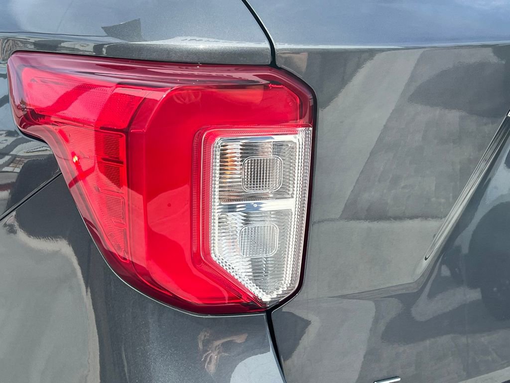 Used 2023 Ford Explorer XLT w/ Equipment Group 202A image 12