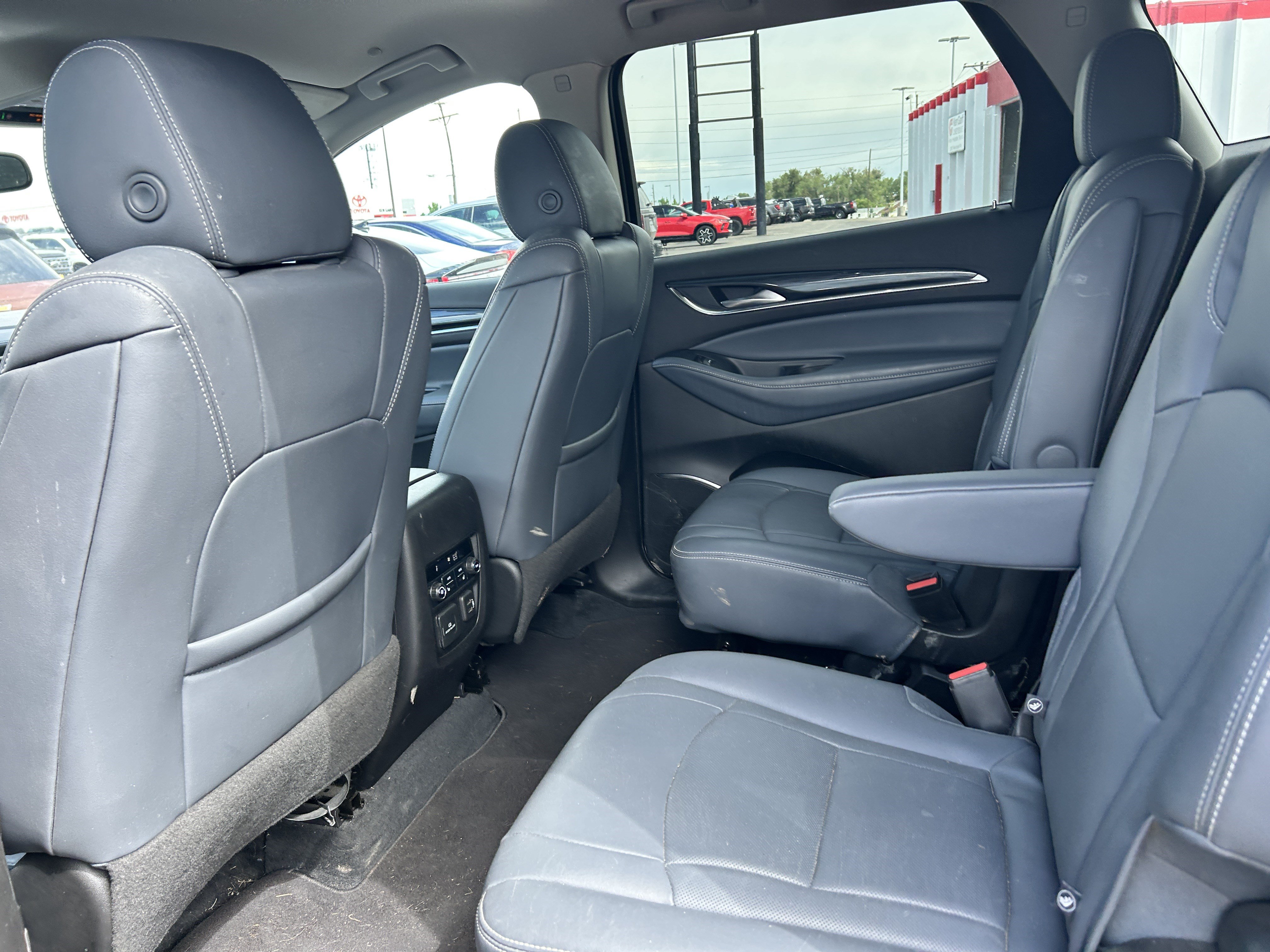 Used 2021 Buick Enclave Premium AWD/4WD image 10