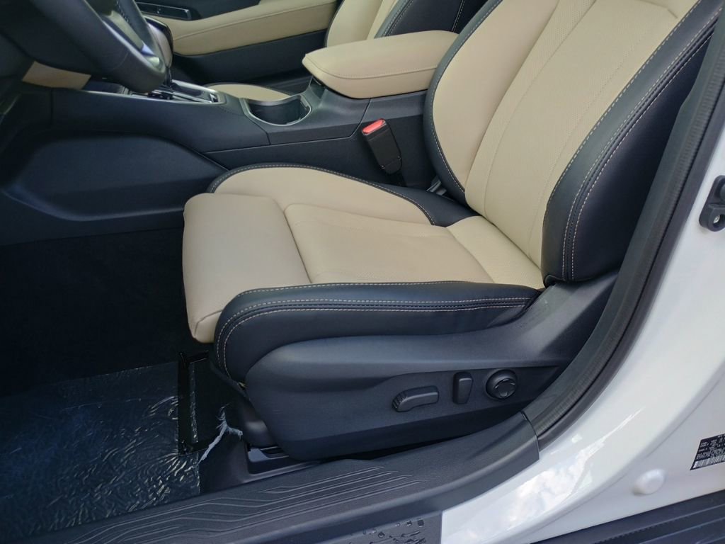 Certified 2025 Subaru Outback Limited AWD/4WD image 13