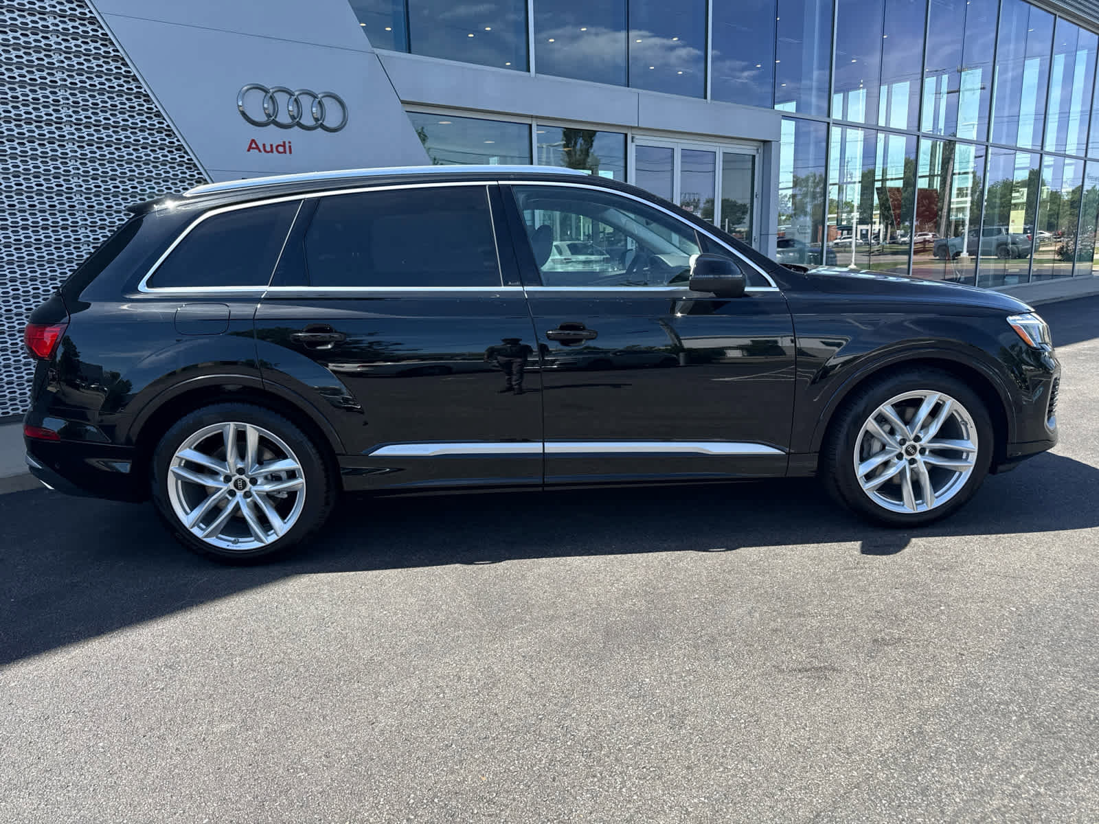 New 2025 Audi Q7 3.0T Premium Plus image 9