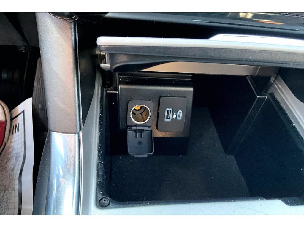 Used 2022 Ford Explorer Platinum w/ Equipment Group 601A AWD/4WD image 37