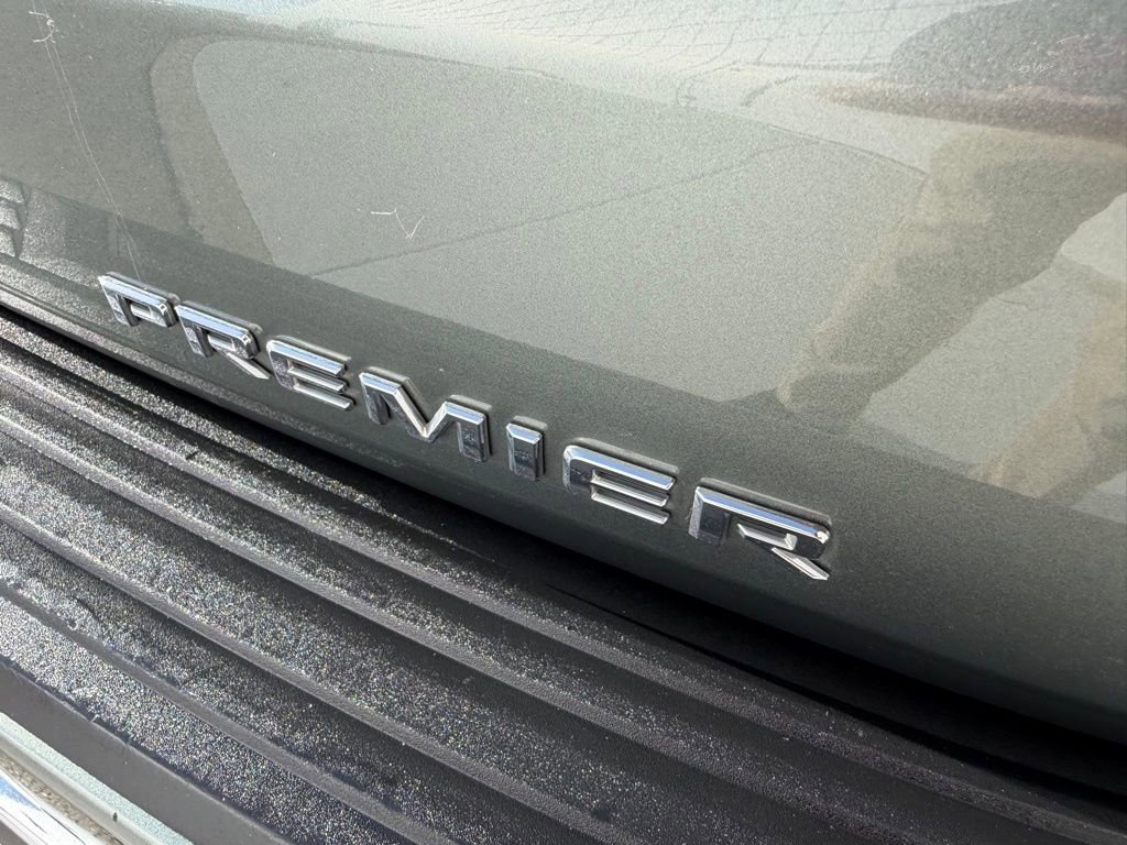 Used 2024 Chevrolet Suburban Premier image 12
