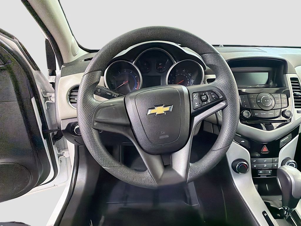 Used 2016 Chevrolet Cruze LS FWD image 13