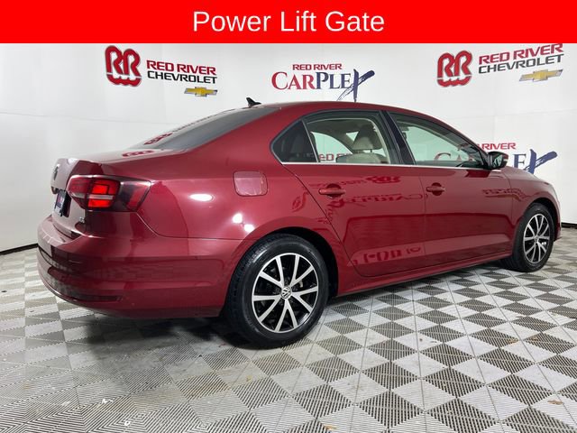 Used 2017 Volkswagen Jetta SE image 8