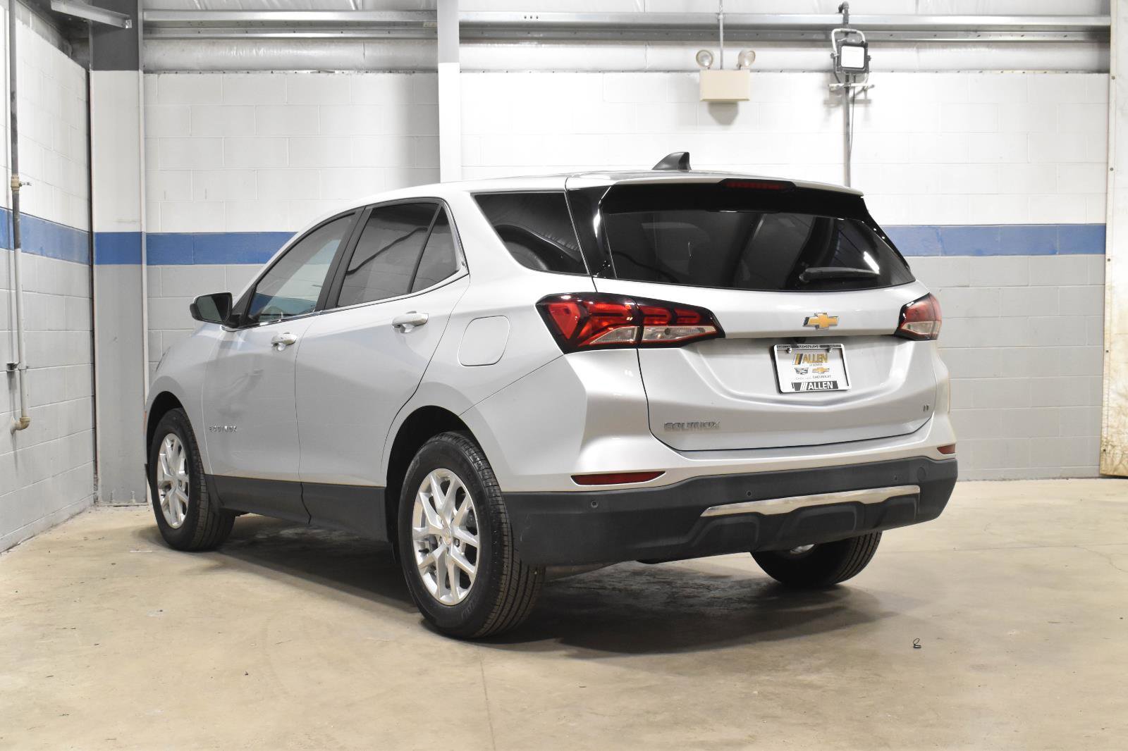 Used 2022 Chevrolet Equinox LT w/ Driver Convenience Package FWD image 22