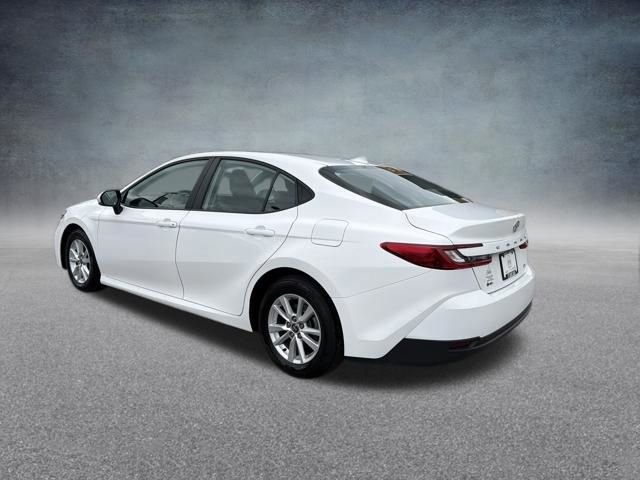 Used 2025 Toyota Camry LE image 10