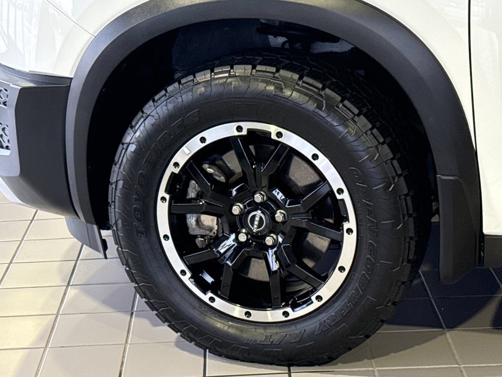 Used 2024 Nissan Pathfinder Rock Creek AWD/4WD image 12