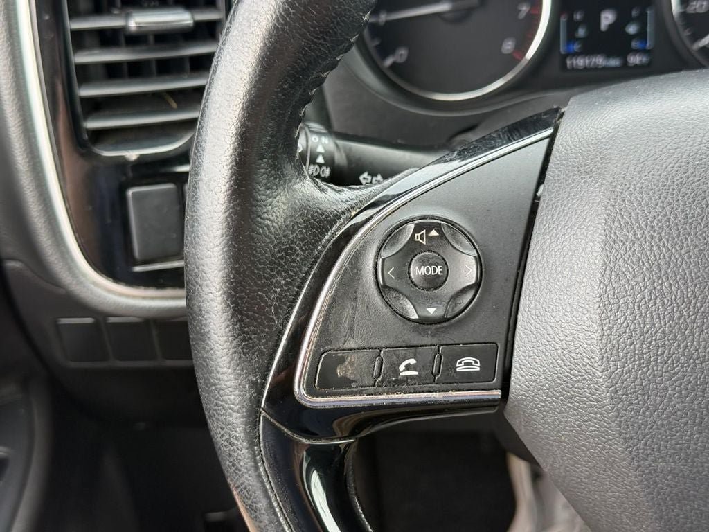 Used 2018 Mitsubishi Outlander SE FWD image 18