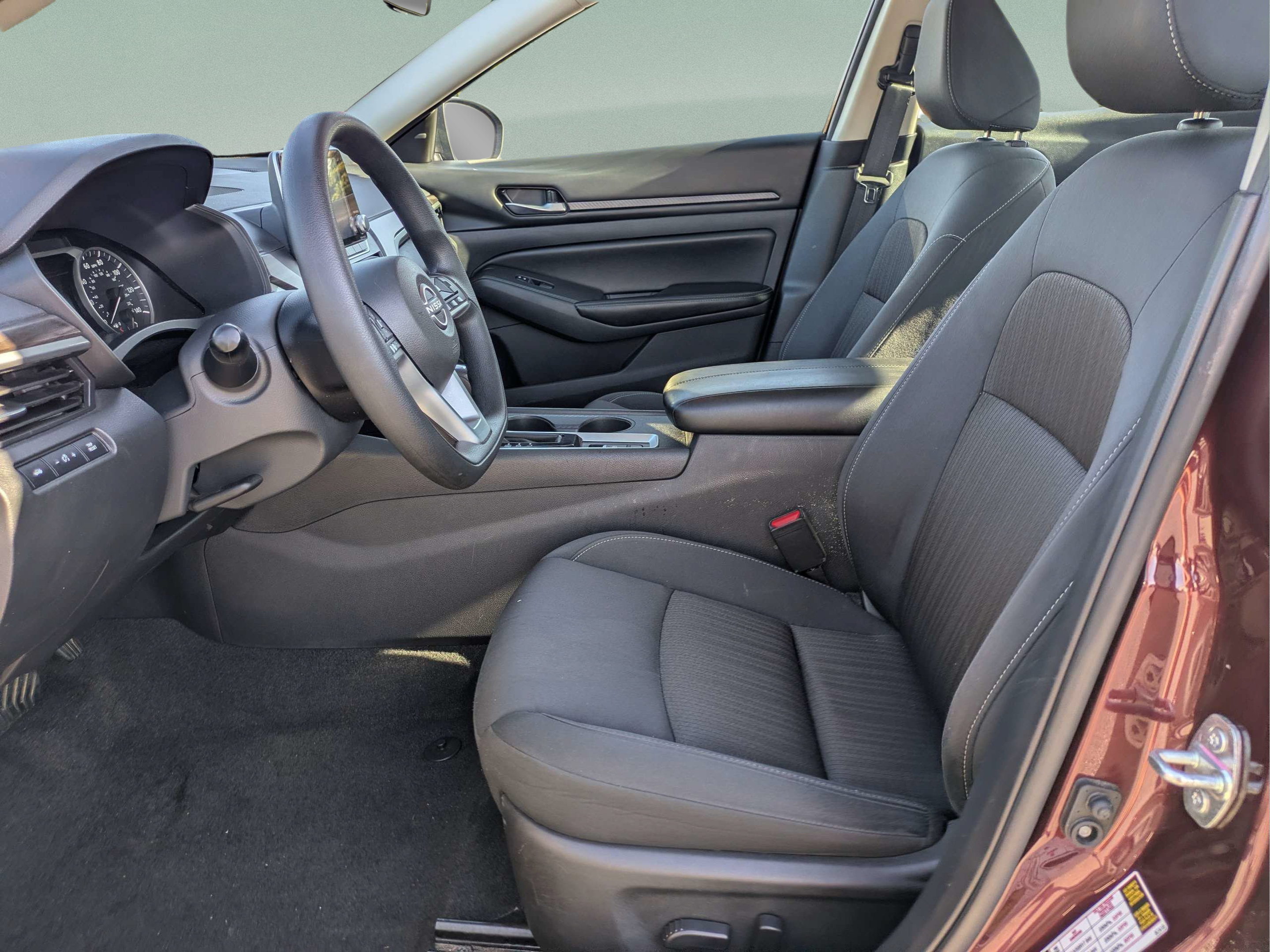 Used 2025 Nissan Altima 2.5 SV AWD/4WD image 20