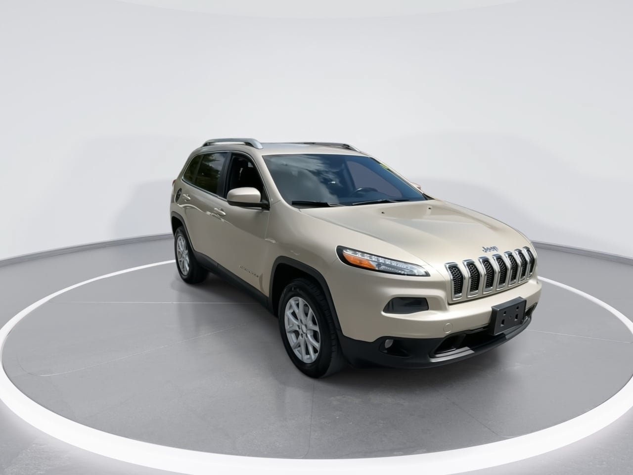 Used 2014 Jeep Cherokee Latitude AWD/4WD image 2