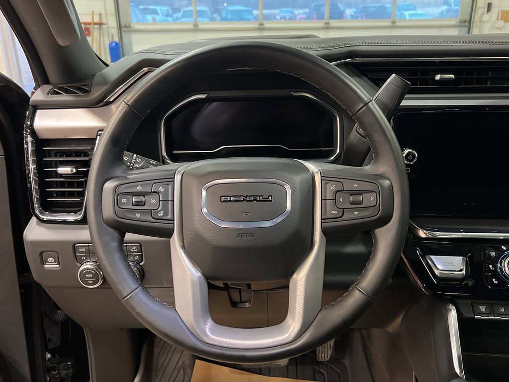 Used 2024 GMC Sierra 2500 Denali w/ Denali Reserve Package image 30