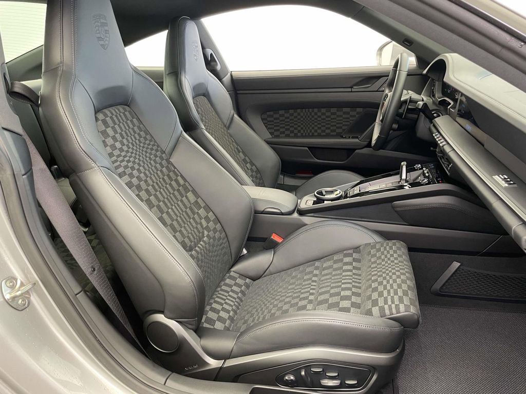 Used 2026 Porsche 911 Carrera image 22