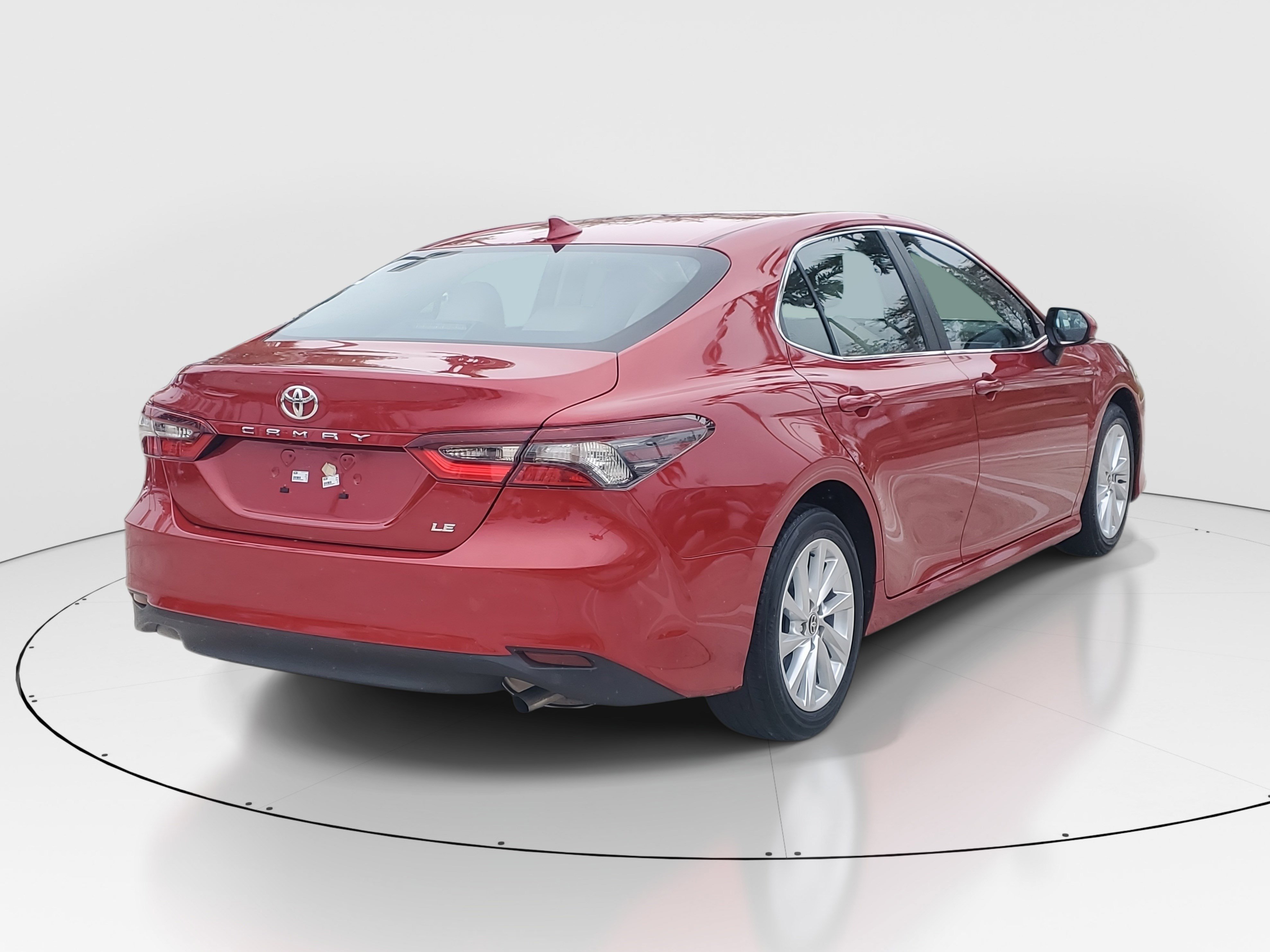 Used 2023 Toyota Camry LE image 3