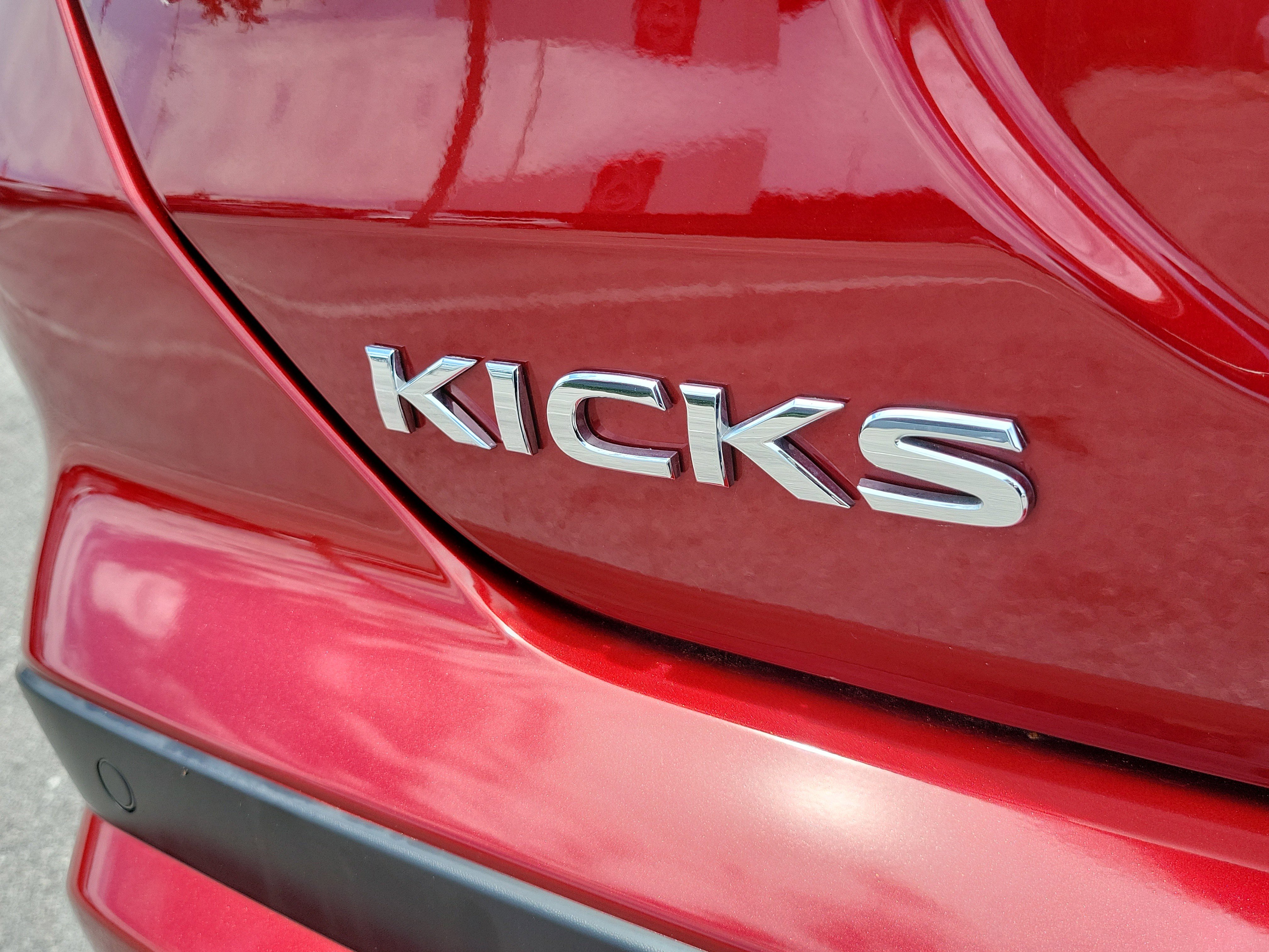 Used 2024 Nissan Kicks SR FWD image 9
