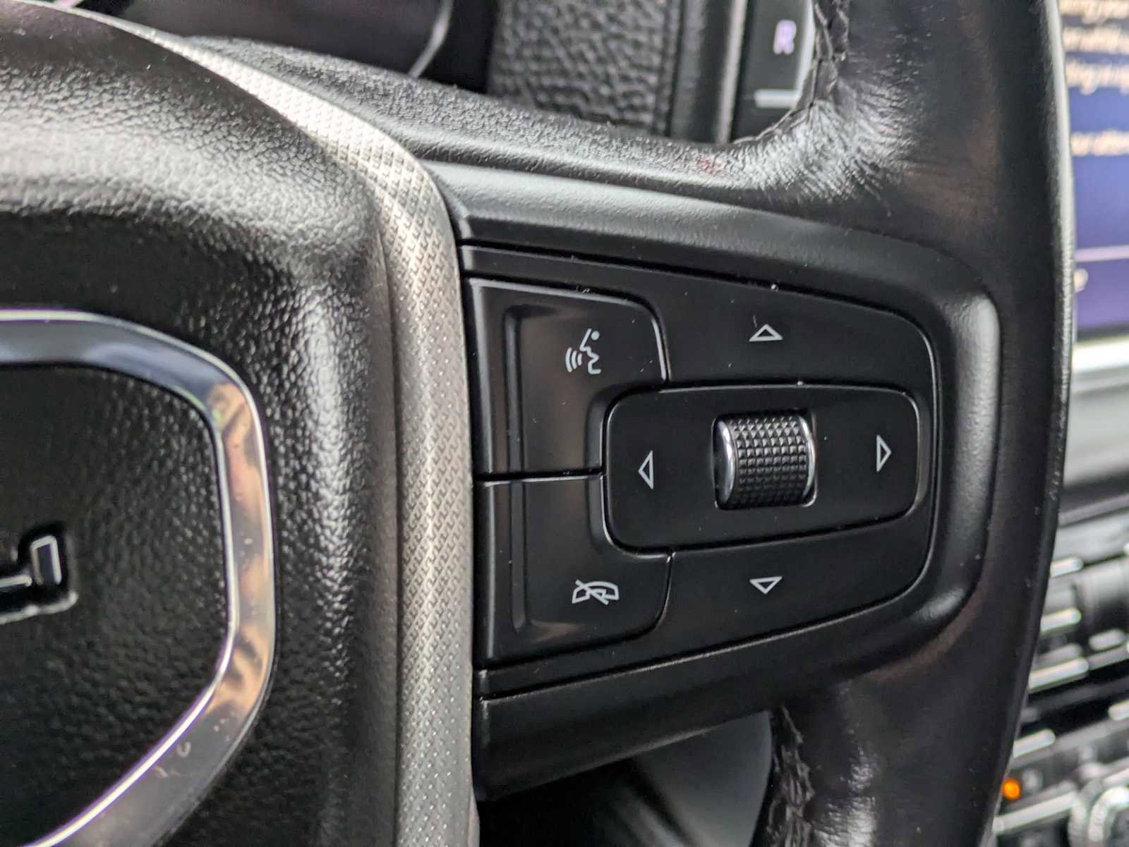 Used 2021 GMC Yukon XL Denali w/ Denali Premium Package image 29